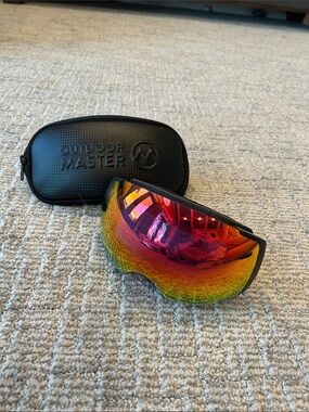 Outdoor Master Red Mirrored Ski Goggles with Case